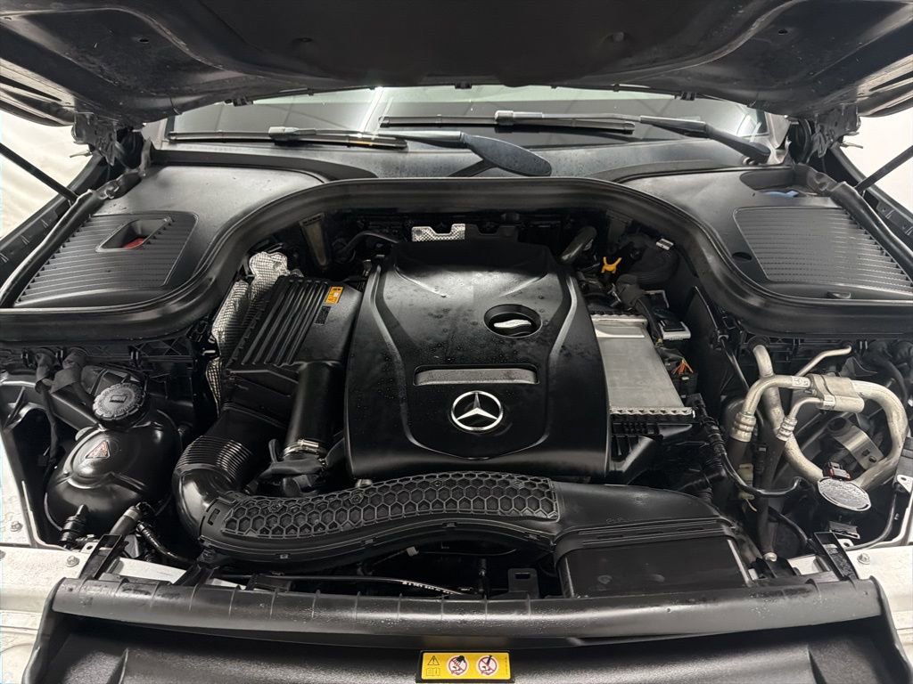 Used 2019 Mercedes-Benz GLC 300 4MATIC image 30