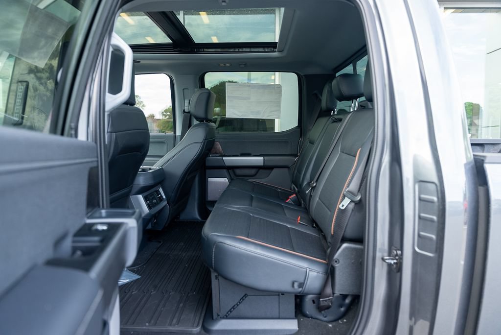 New 2026 Ford F250 Lariat w/ Black Appearance Package AWD/4WD image 25