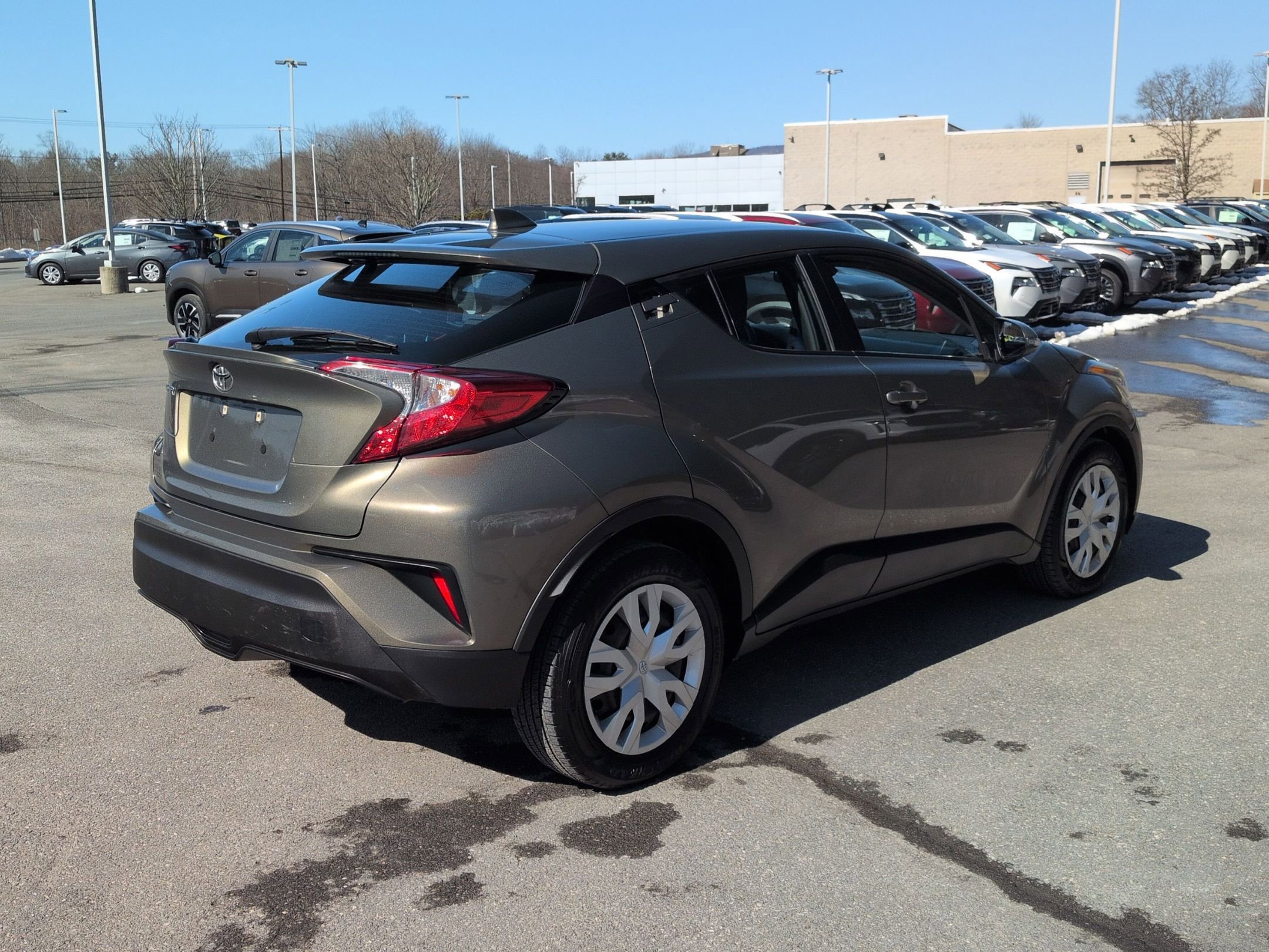 Used 2021 Toyota C-HR LE image 5