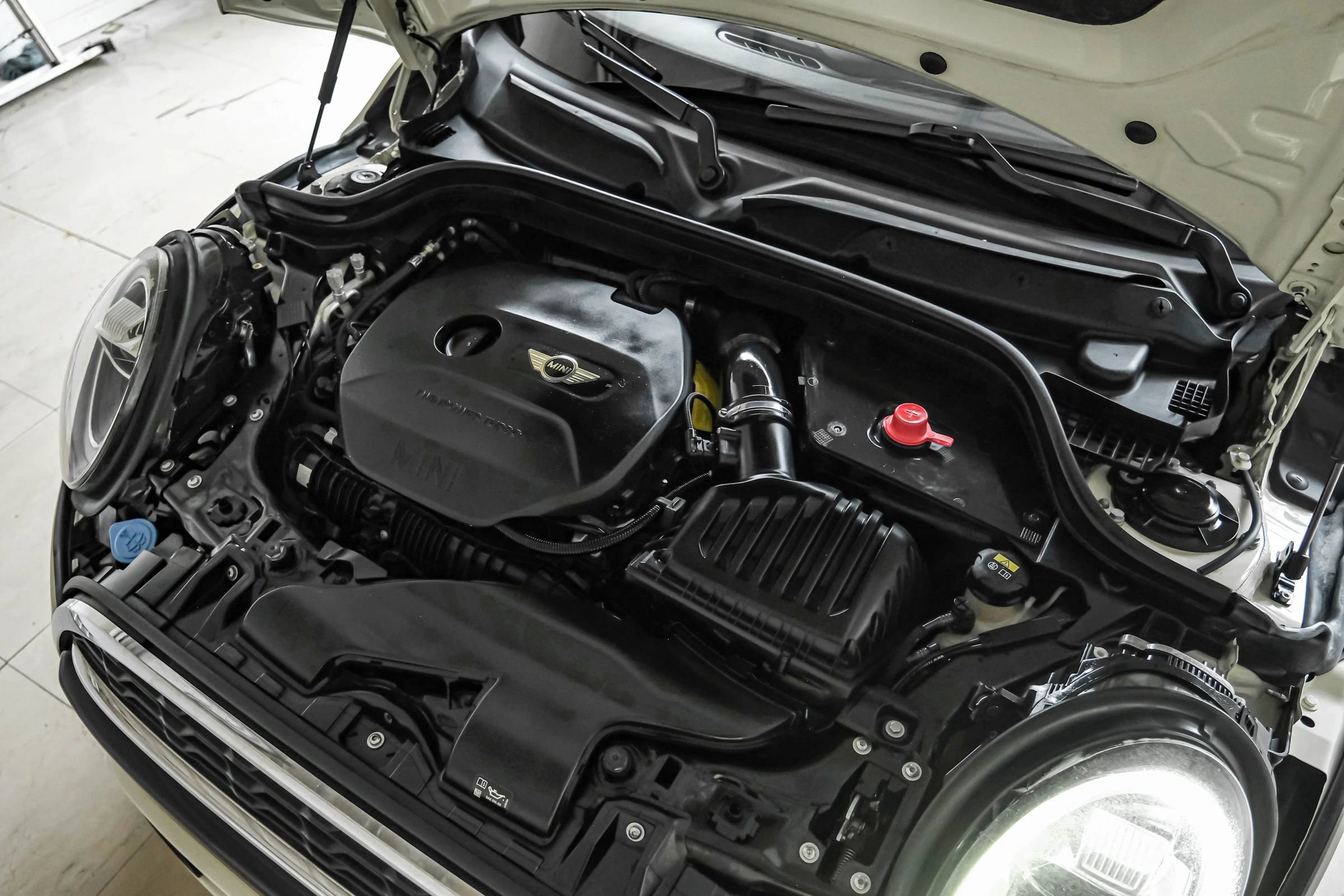 Used 2019 MINI Cooper S w/ Premium Package image 43