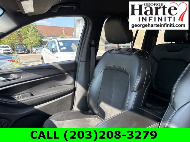 Used 2023 Jeep Grand Cherokee Altitude image 19