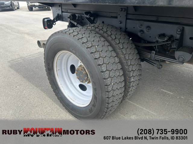 Used 2012 Ford F550 4x4 SuperCab Super Duty w/ Payload Upgrade Pkg image 21