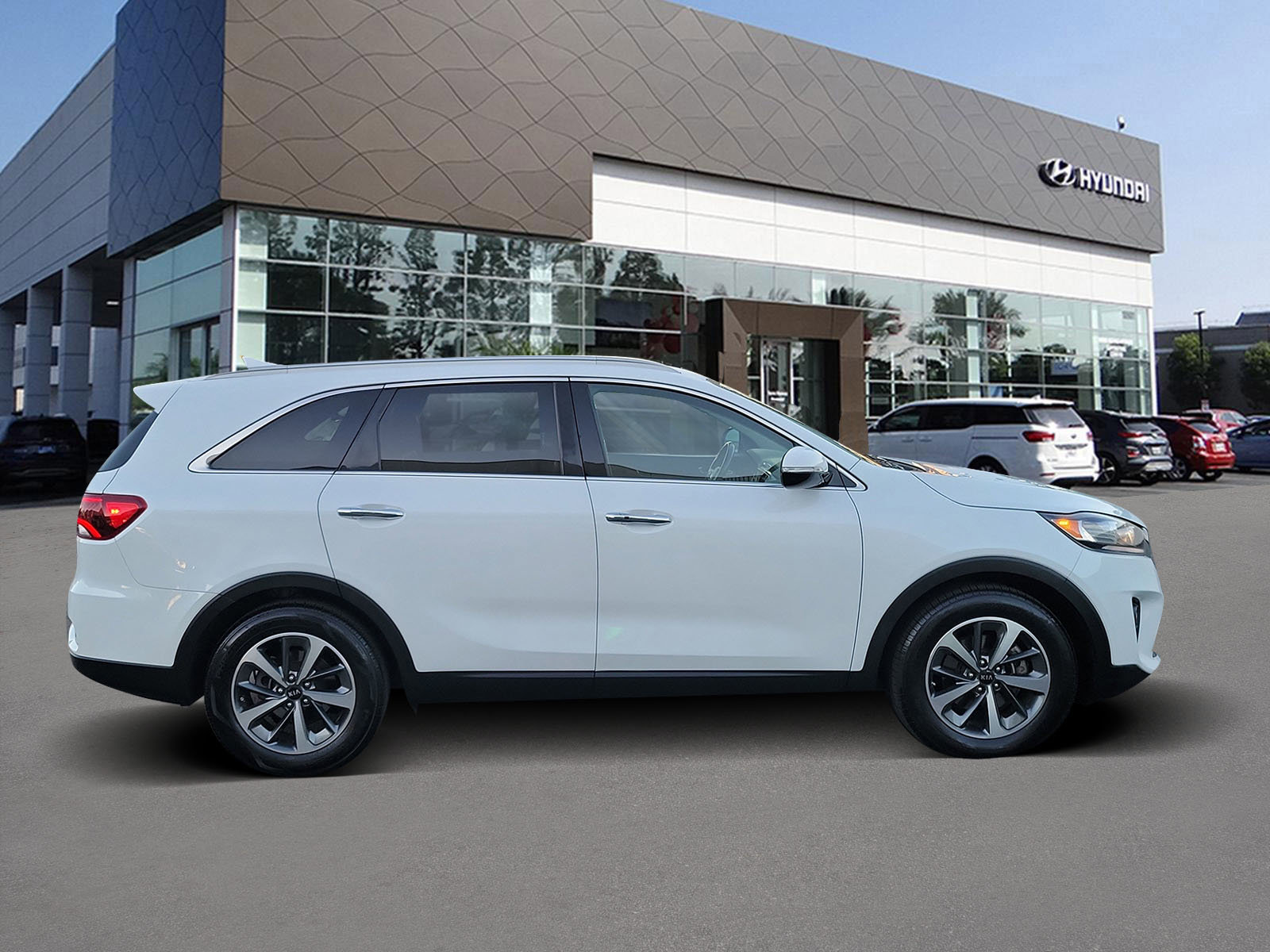 Used 2019 Kia Sorento EX image 4