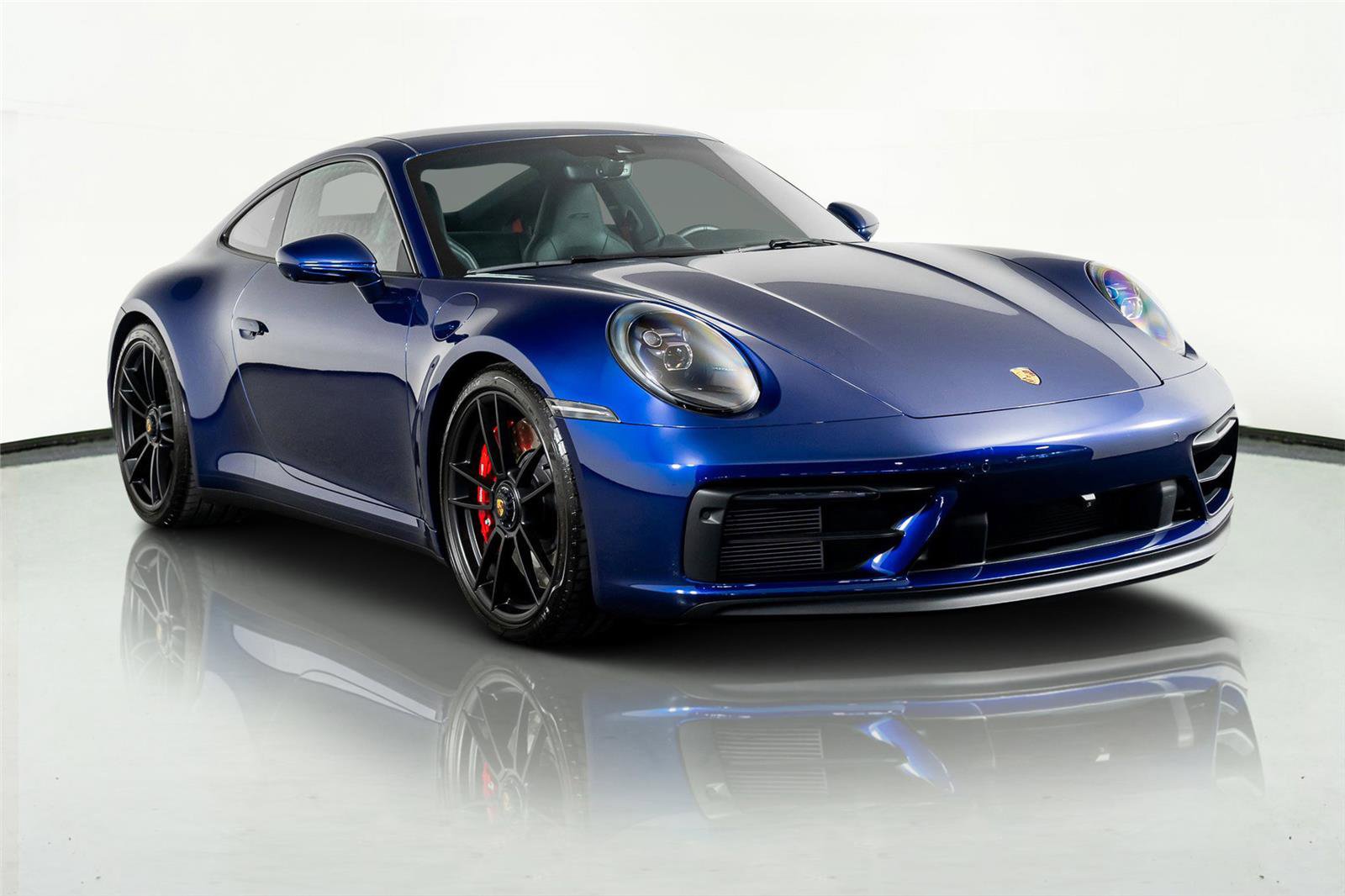 Used 2024 Porsche 911 Carrera GTS w/ Premium Package RWD image 4