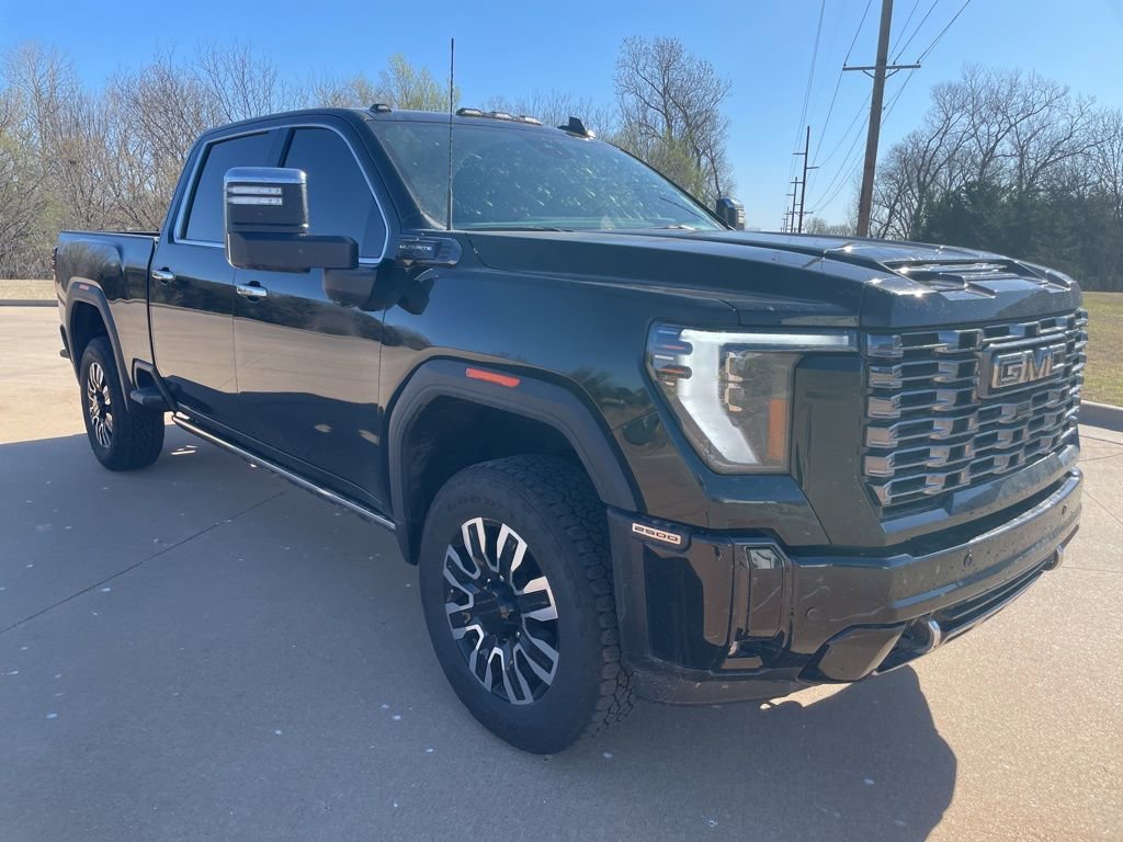 Used 2025 GMC Sierra 2500 Denali Ultimate w/ Max Trailering Package image 2