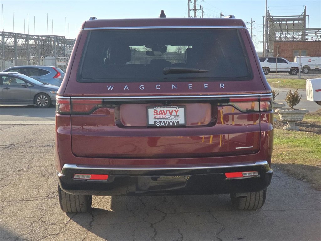 Used 2024 Jeep Wagoneer L Series II w/ Flexible Seating Group image 13