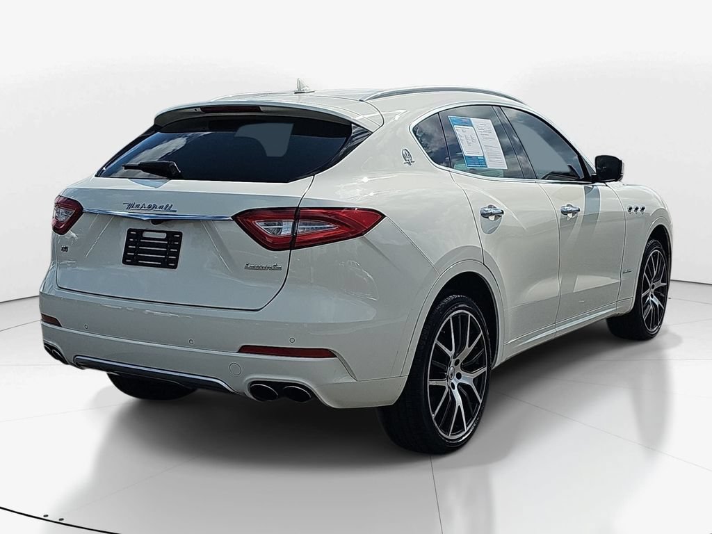 Used 2019 Maserati Levante GranLusso AWD/4WD image 6