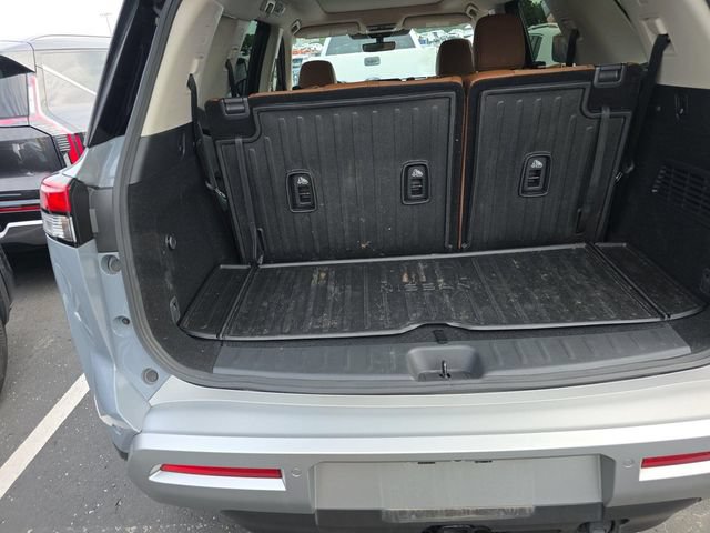 Certified 2025 Nissan Pathfinder Platinum w/ Cargo Package FWD video 2