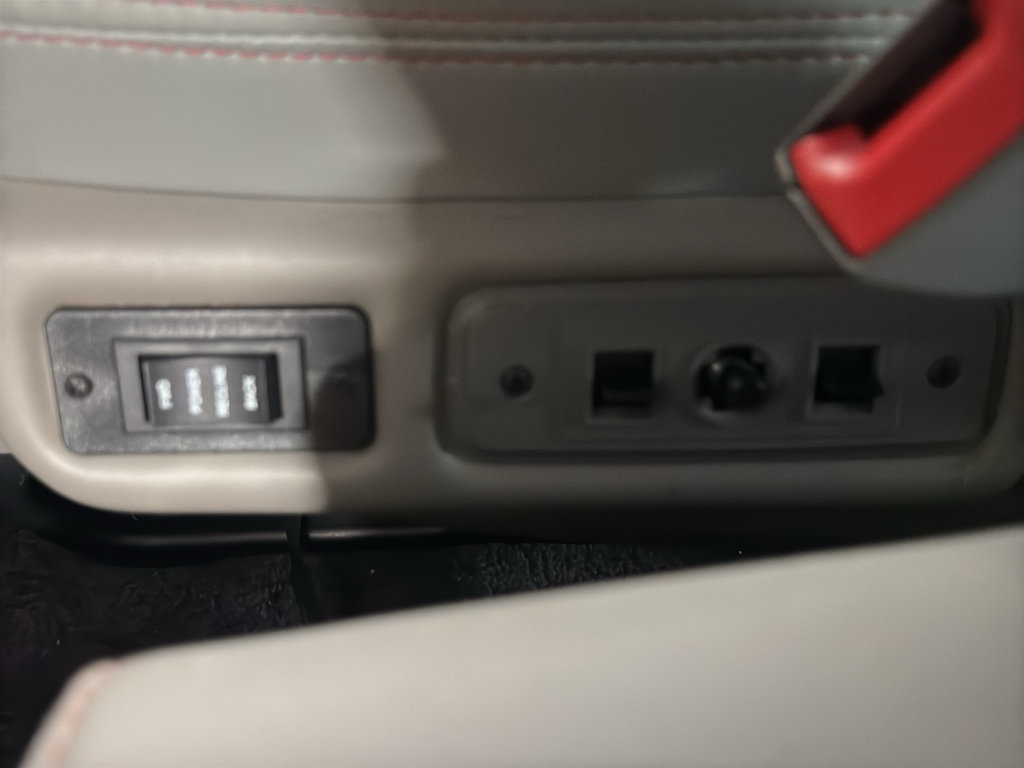 Used 2023 GMC Savana 2500 RWD image 37