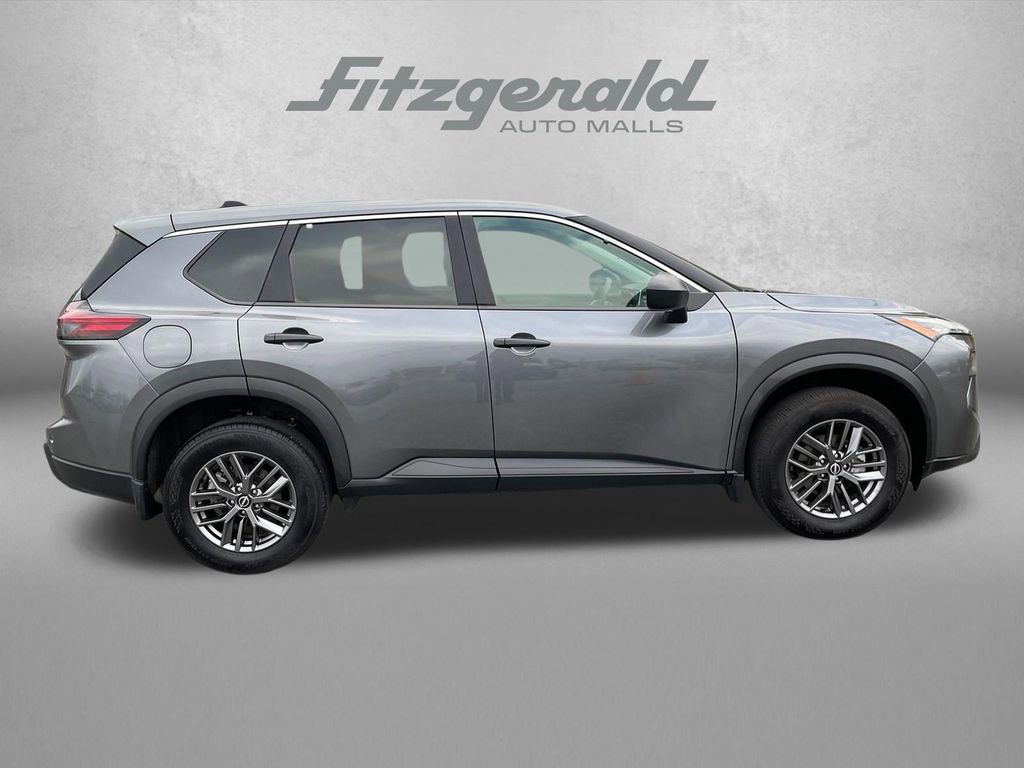 Used 2025 Nissan Rogue S image 3