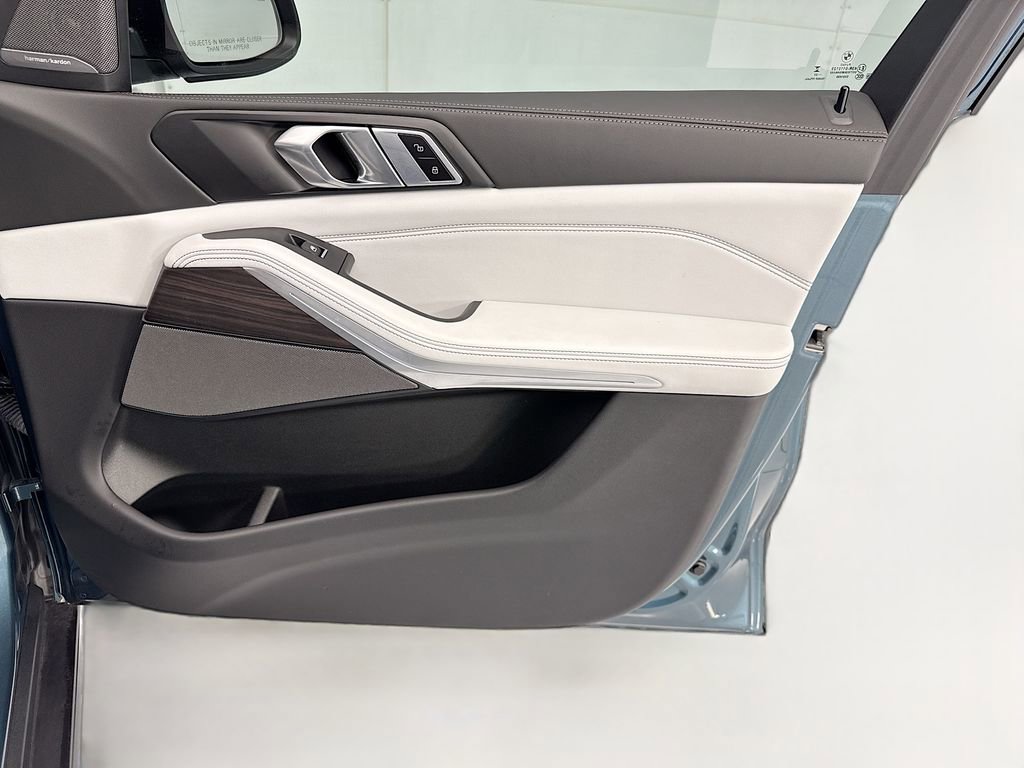 Certified 2024 BMW X5 xDrive40i w/ Premium Package AWD/4WD image 24