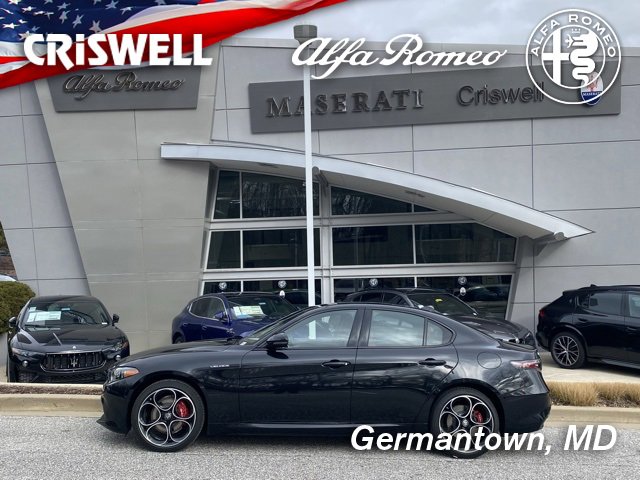 New 2025 Alfa Romeo Giulia AWD image 8