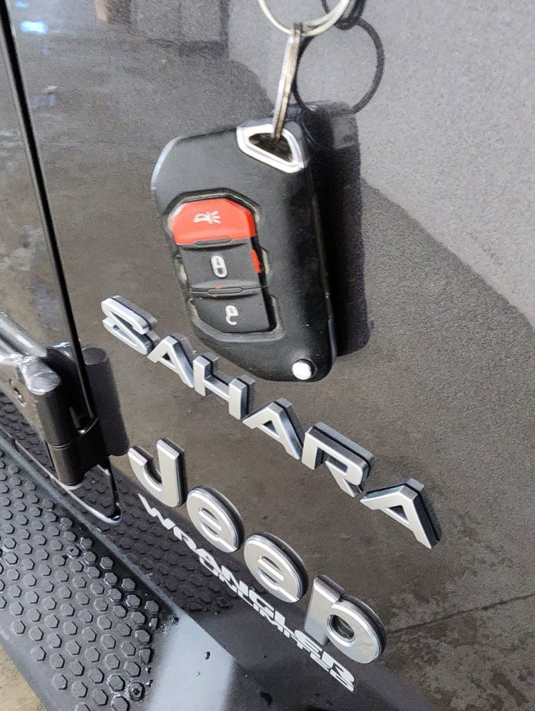 Used 2021 Jeep Wrangler Unlimited Sahara w/ Uconnect 4C Nav & Sound Group AWD/4WD image 32
