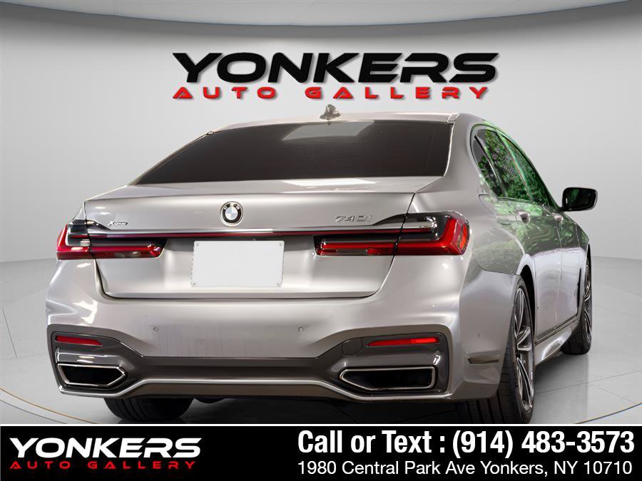 Used 2020 BMW 740i w/ M Sport Package RWD image 8