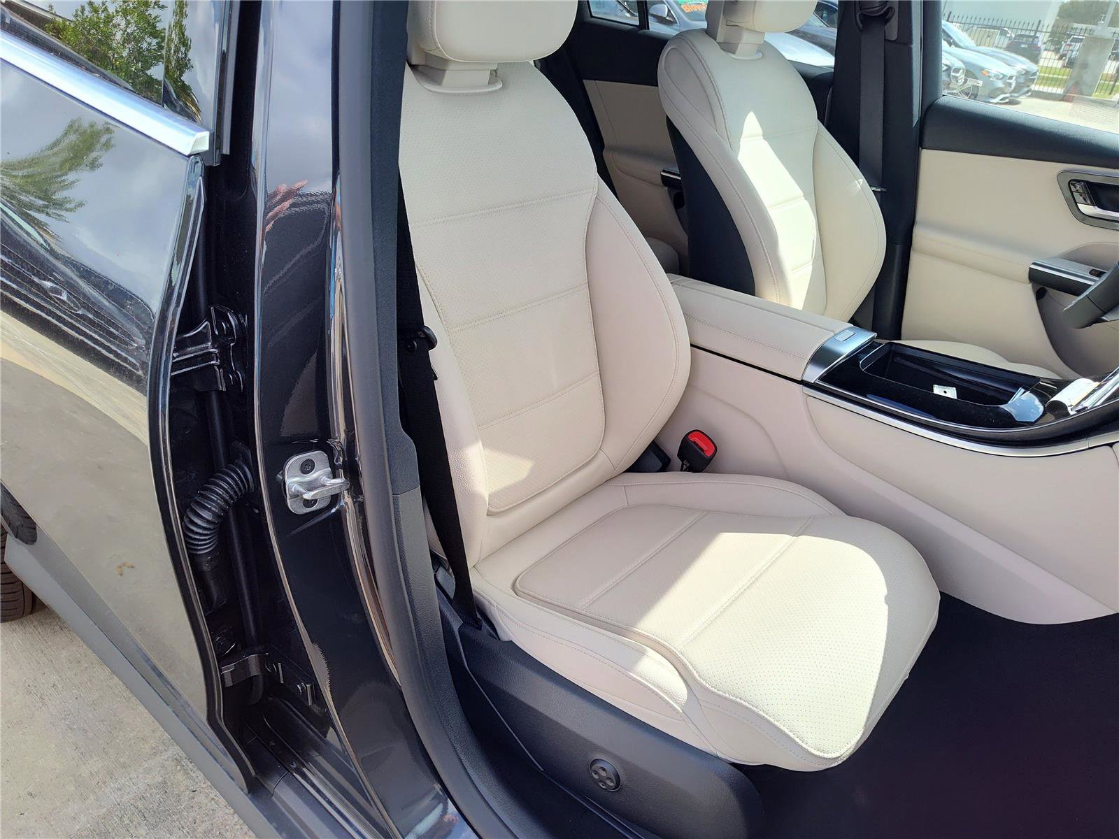 New 2026 Mercedes-Benz GLC 300 image 12