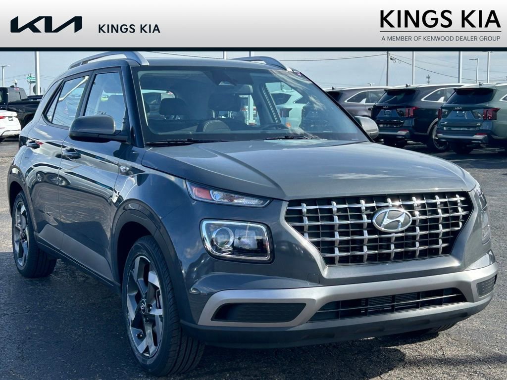 Used 2024 Hyundai Venue SEL image 1