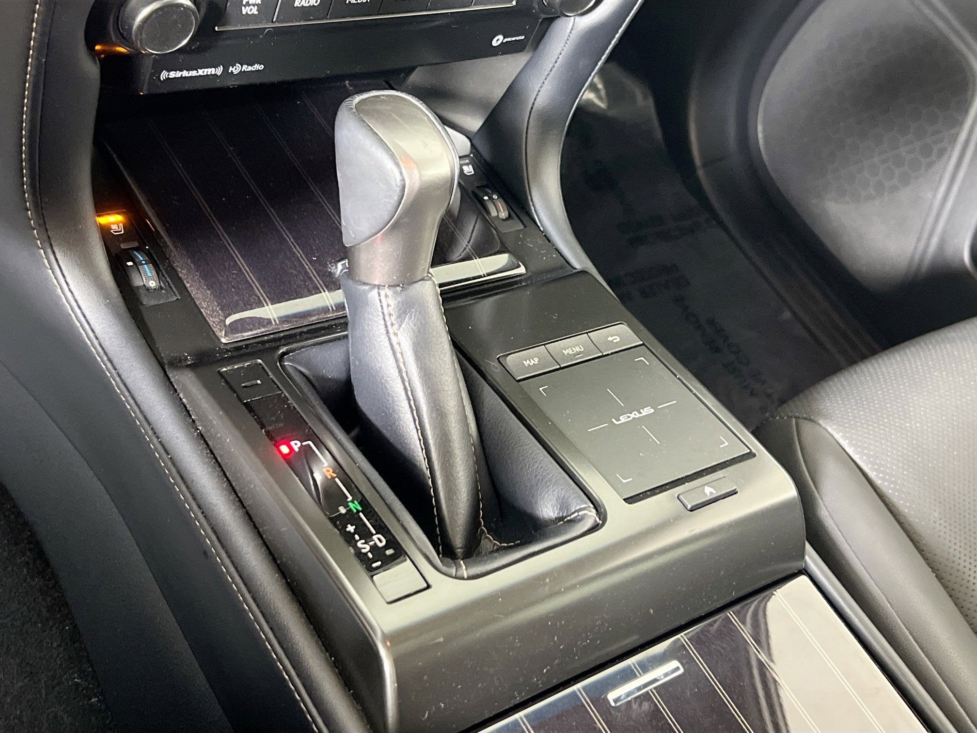 Used 2022 Lexus GX 460 Premium w/ Premium Package AWD/4WD image 17