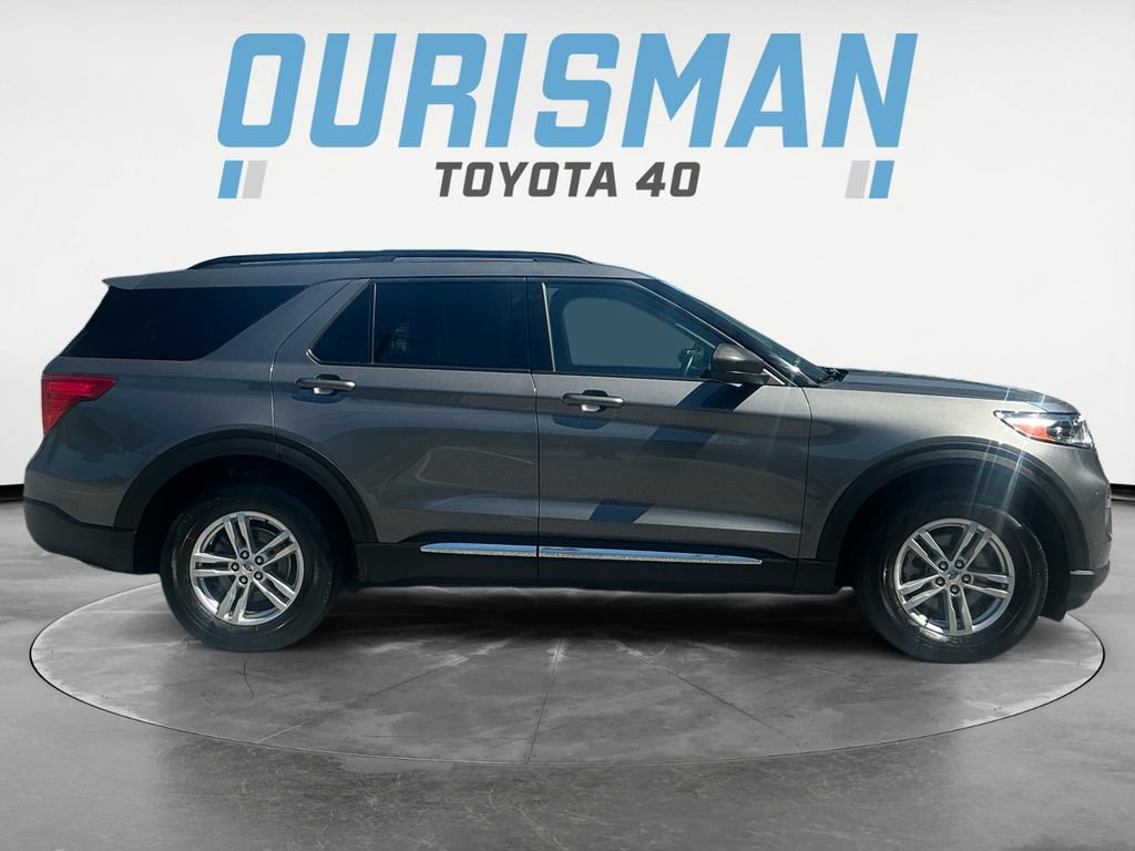 Used 2022 Ford Explorer XLT w/ Equipment Group 202A AWD/4WD image 8