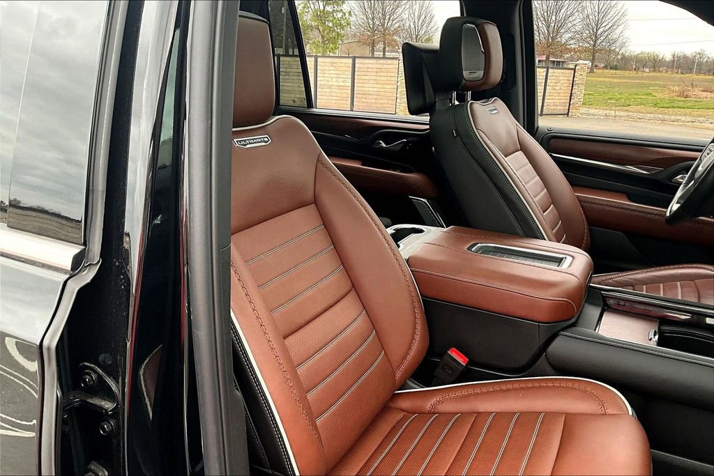 Used 2024 GMC Yukon XL Denali Ultimate image 7