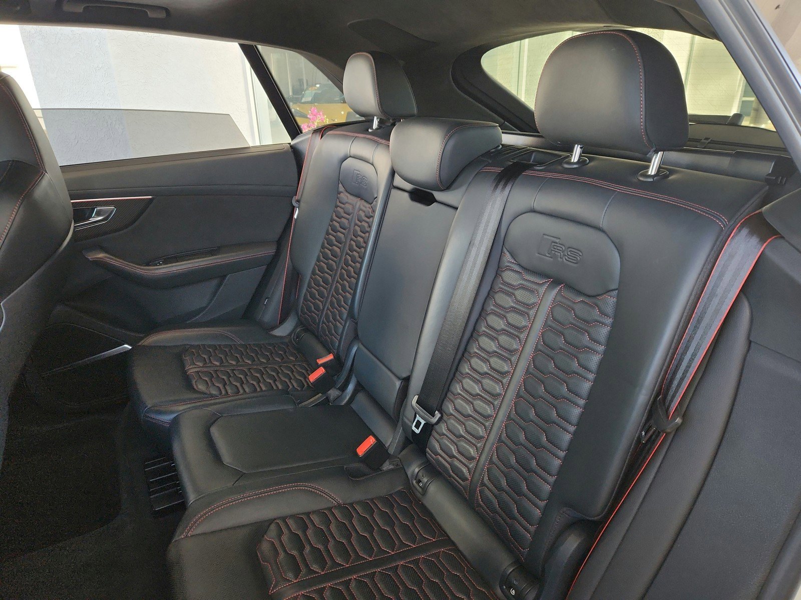 Used 2022 Audi RS Q8 w/ Luxury Package image 40