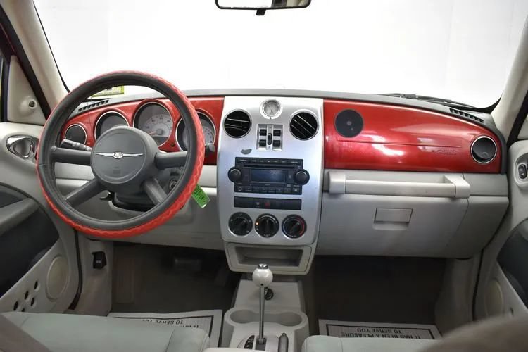 Used 2009 Chrysler PT Cruiser FWD image 19