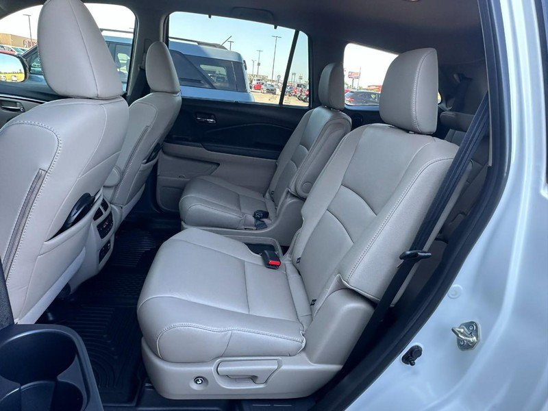 Used 2021 Honda Pilot Touring image 12
