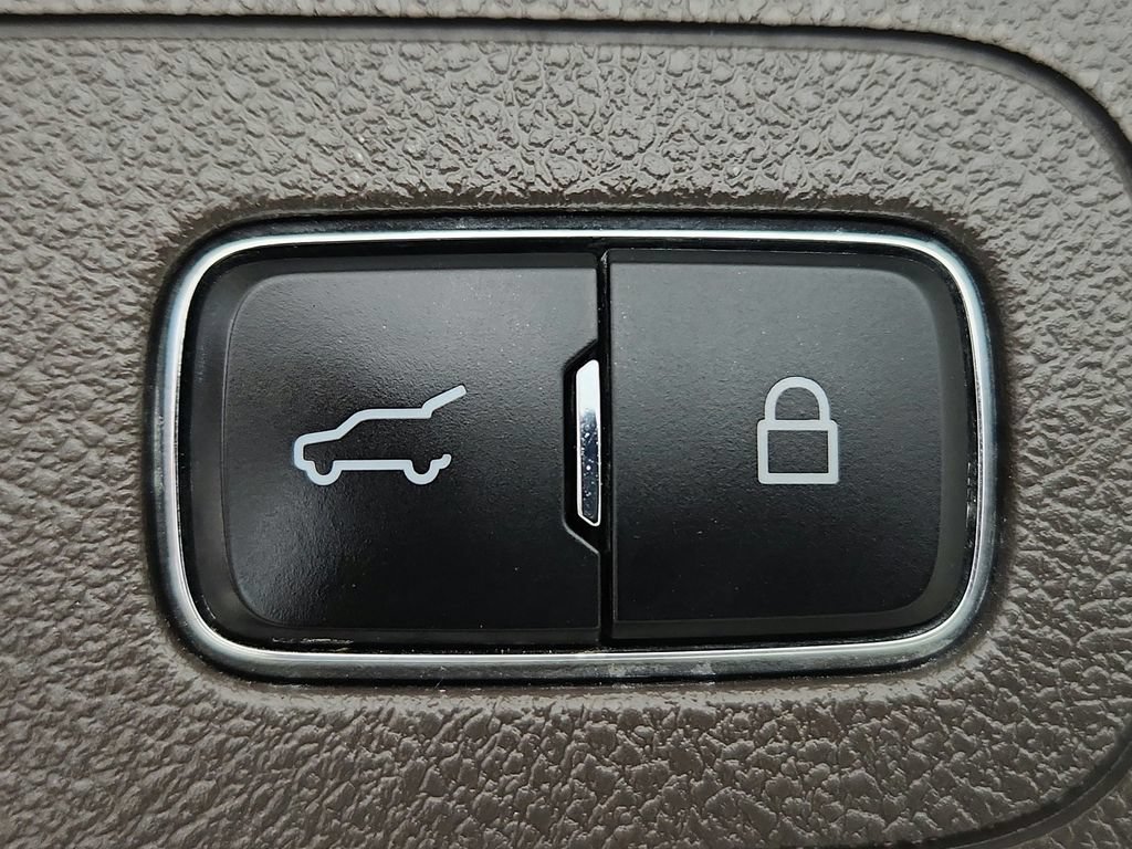 Used 2023 Lincoln Aviator AWD w/ Premium Package image 33