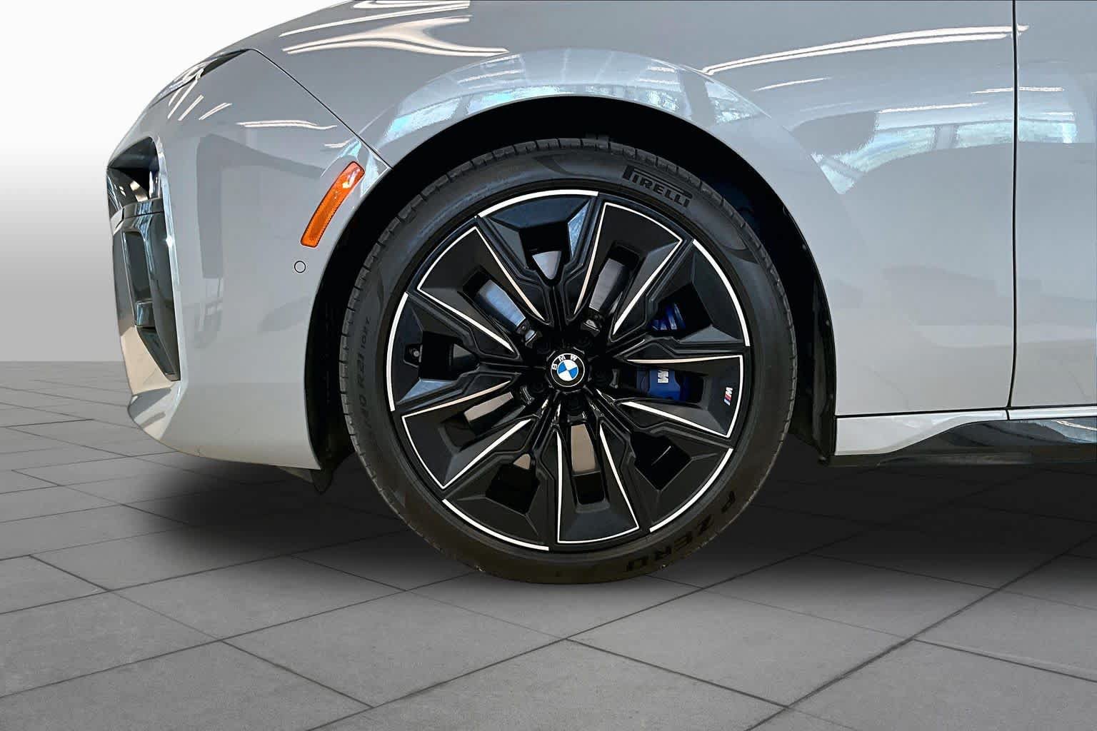 Used 2024 BMW 760i xDrive w/ Executive Package AWD/4WD image 10