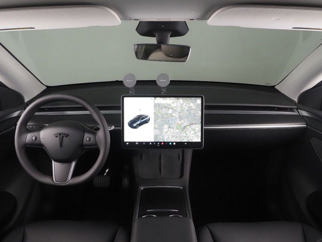 Used 2025 Tesla Model Y AWD image 3