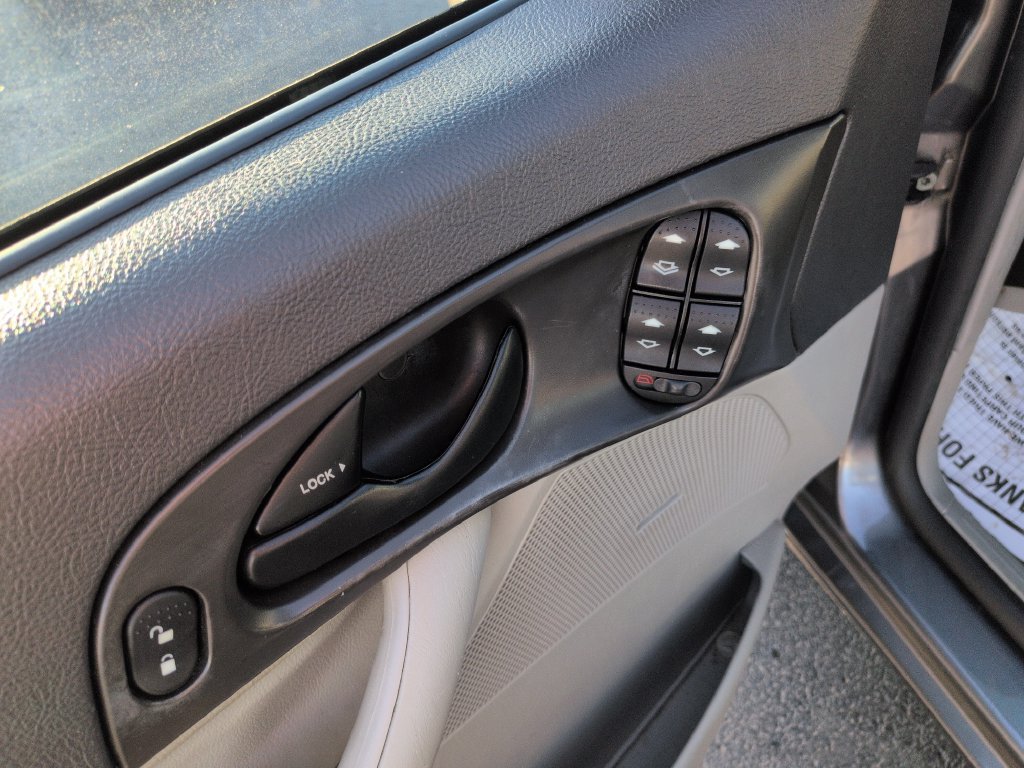 Used 2007 Ford Focus ZX4 Sedan FWD image 11