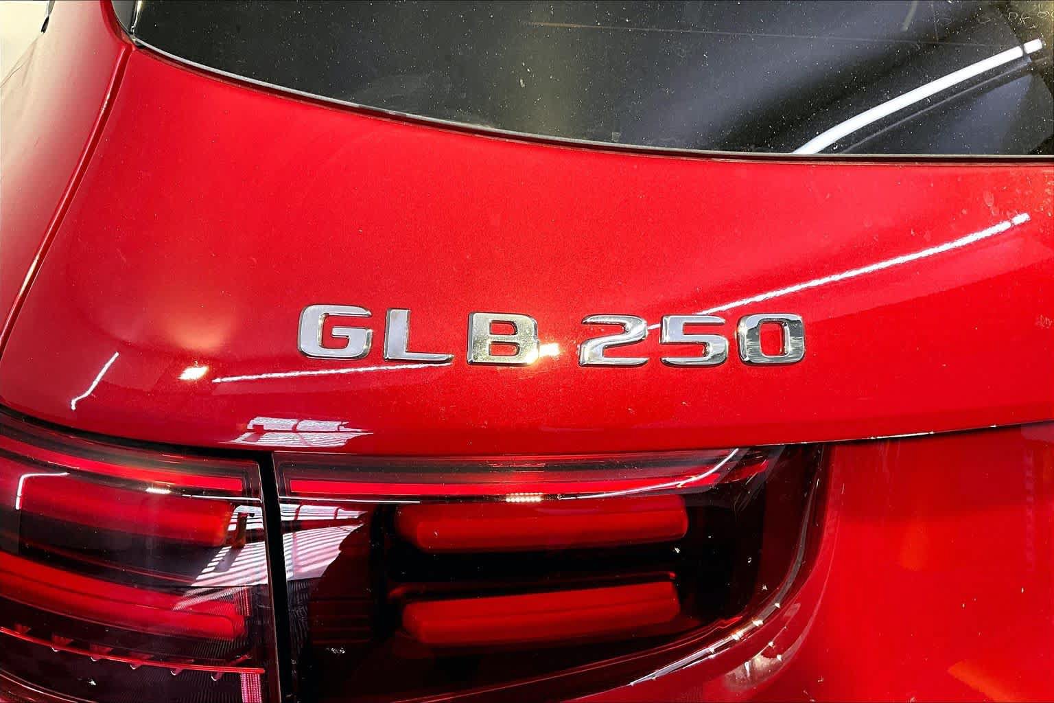 New 2026 Mercedes-Benz GLB 250 4MATIC image 6