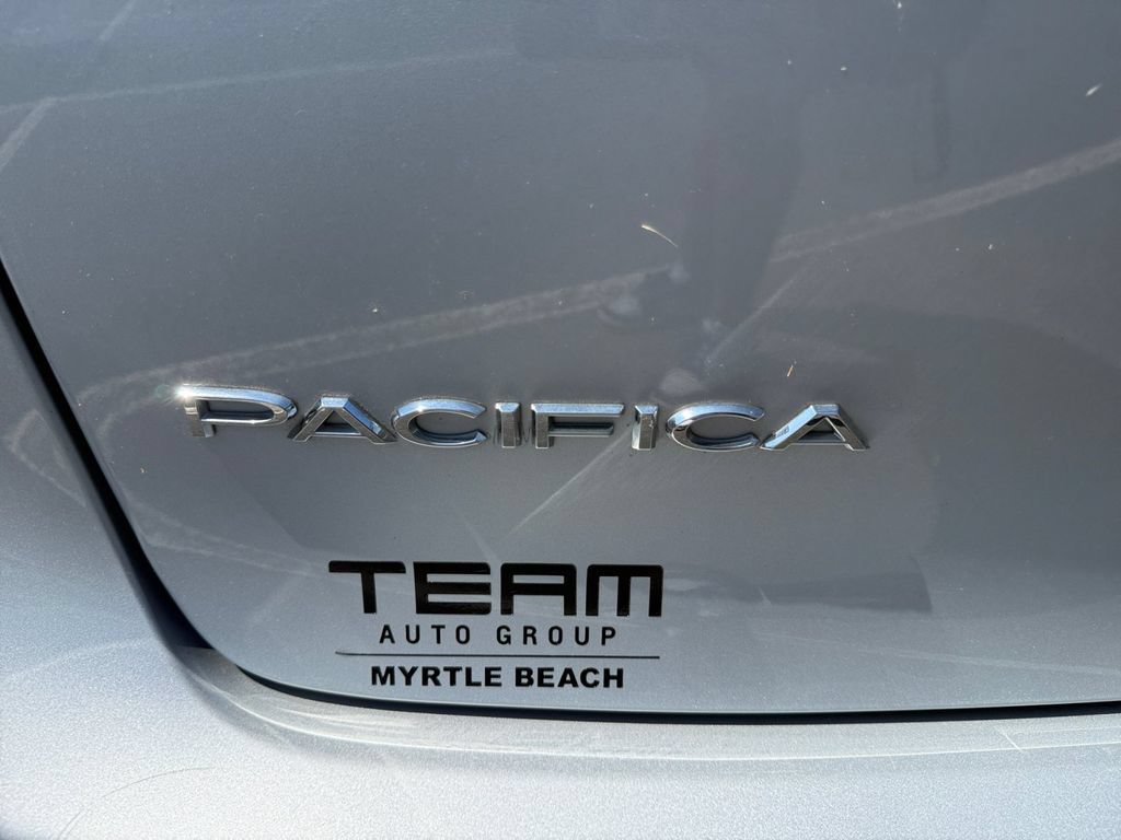 Certified 2024 Chrysler Pacifica Touring-L FWD image 28