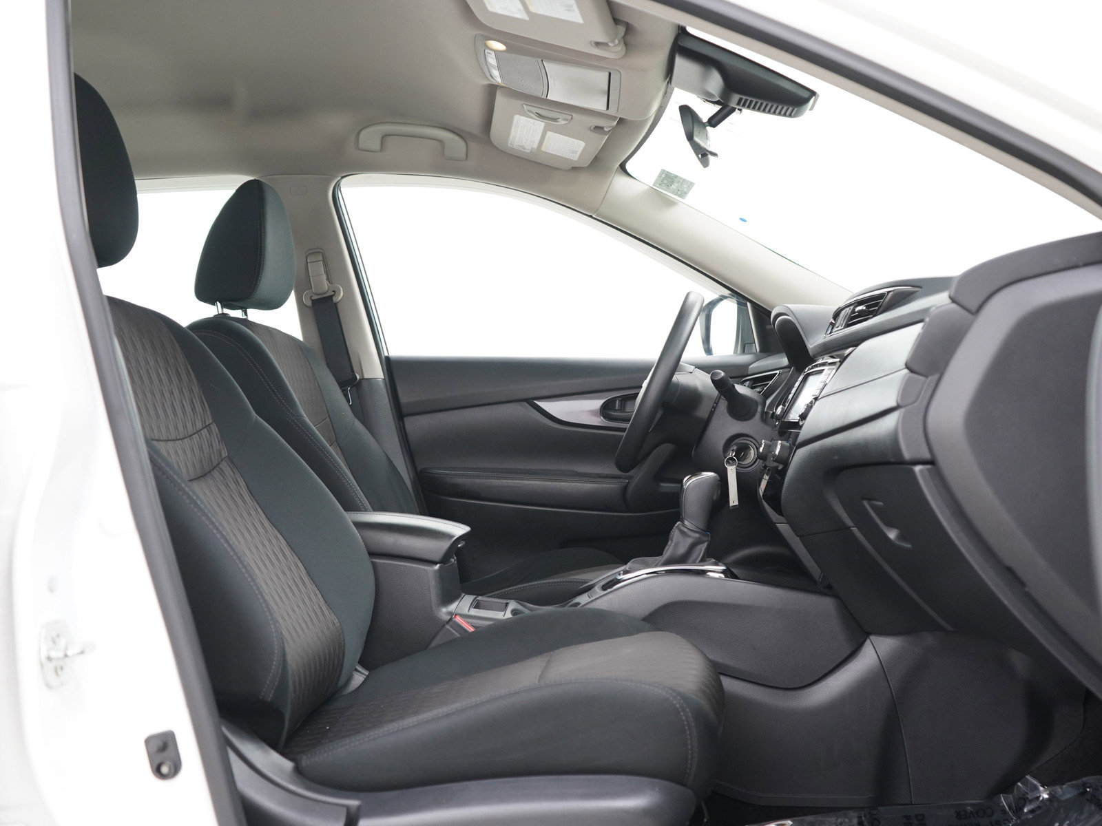 Used 2019 Nissan Rogue S AWD/4WD image 9