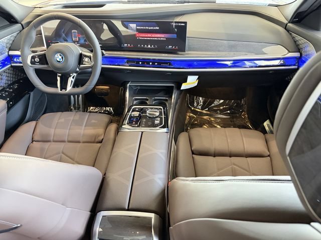 New 2026 BMW i7 M70 w/ Executive Package AWD/4WD image 13