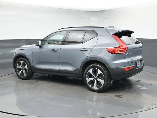 Used 2023 Volvo XC40 B5 Plus w/ Protection Package Premier AWD/4WD image 6
