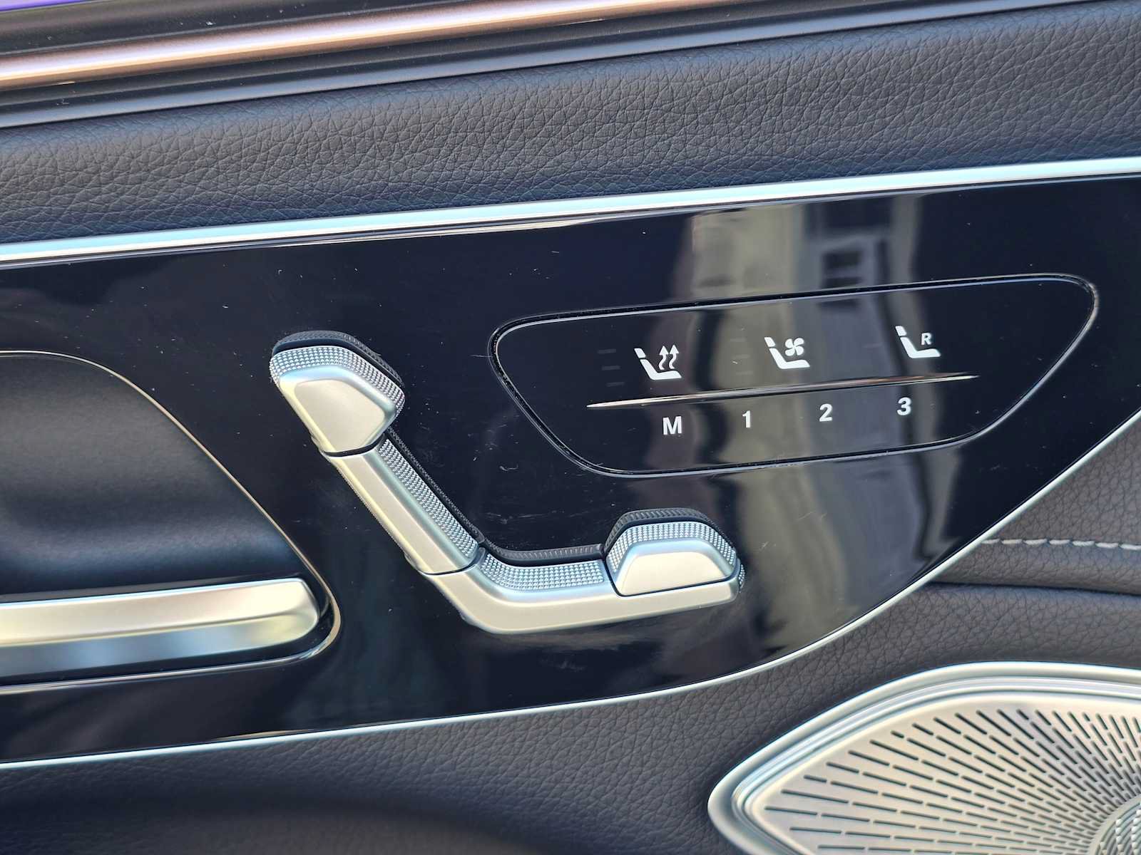 New 2026 Mercedes-Benz EQS 400 4MATIC SUV image 25