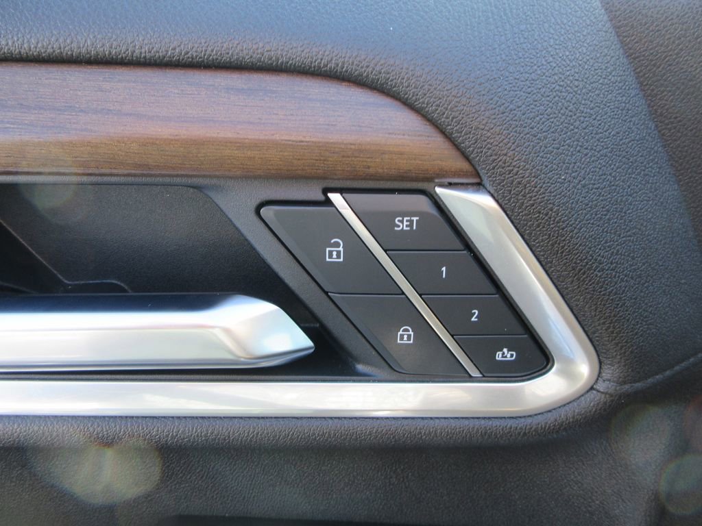 Certified 2025 Chevrolet Silverado 2500 High Country w/ Technology Package image 27