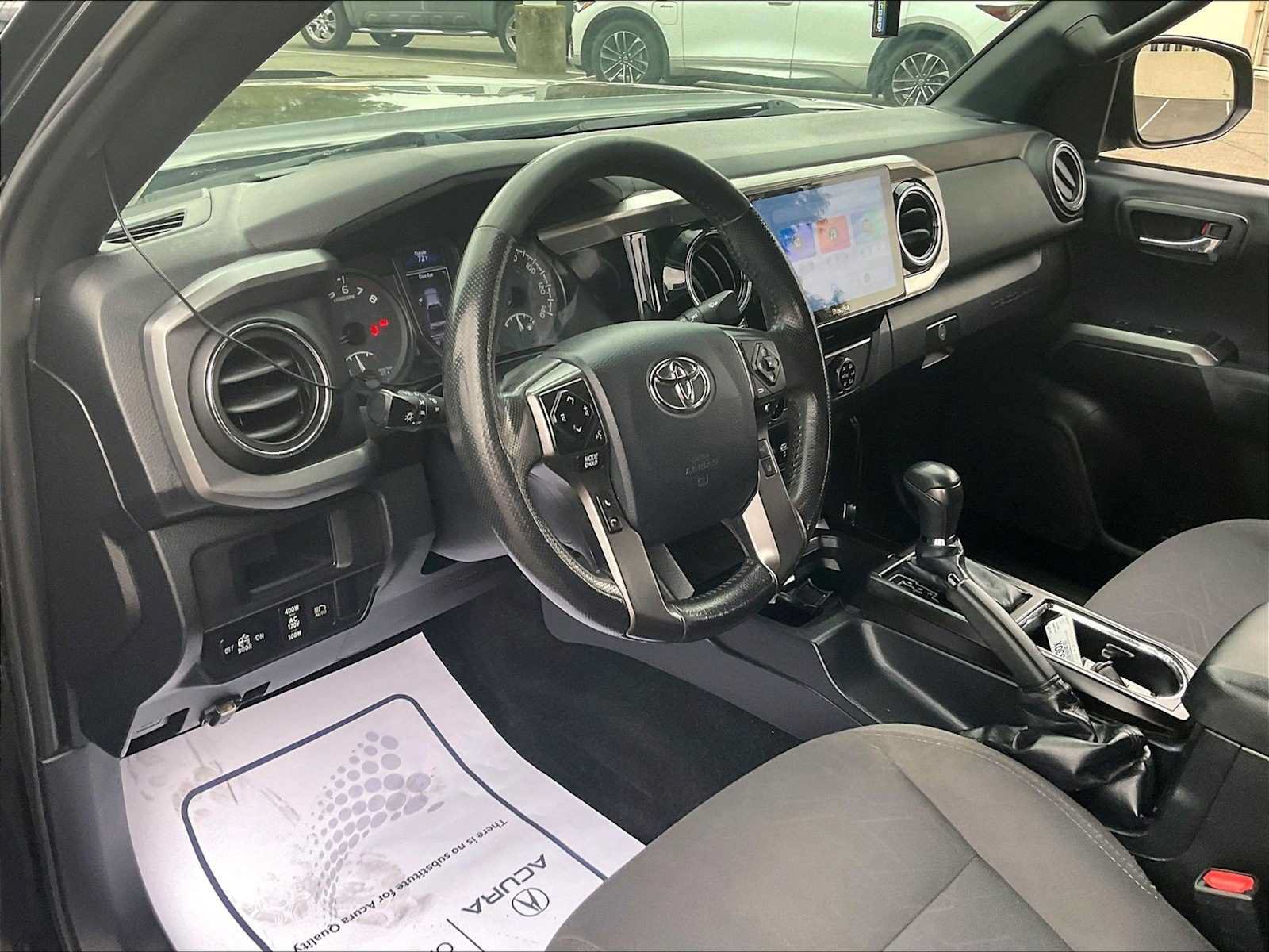 Used 2018 Toyota Tacoma TRD Off-Road w/ Technology Package AWD/4WD image 16