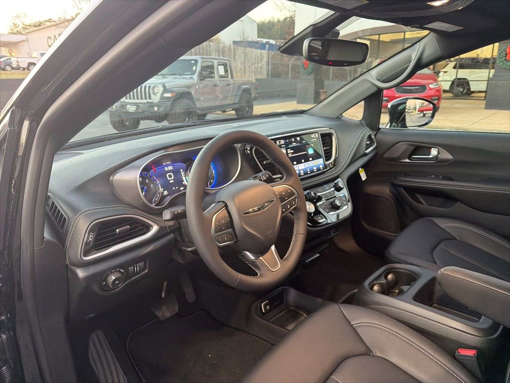 New 2026 Chrysler Pacifica Select FWD image 26