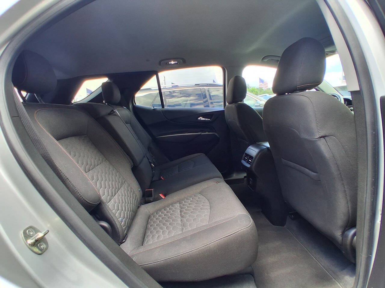 Used 2019 Chevrolet Equinox LT FWD image 16