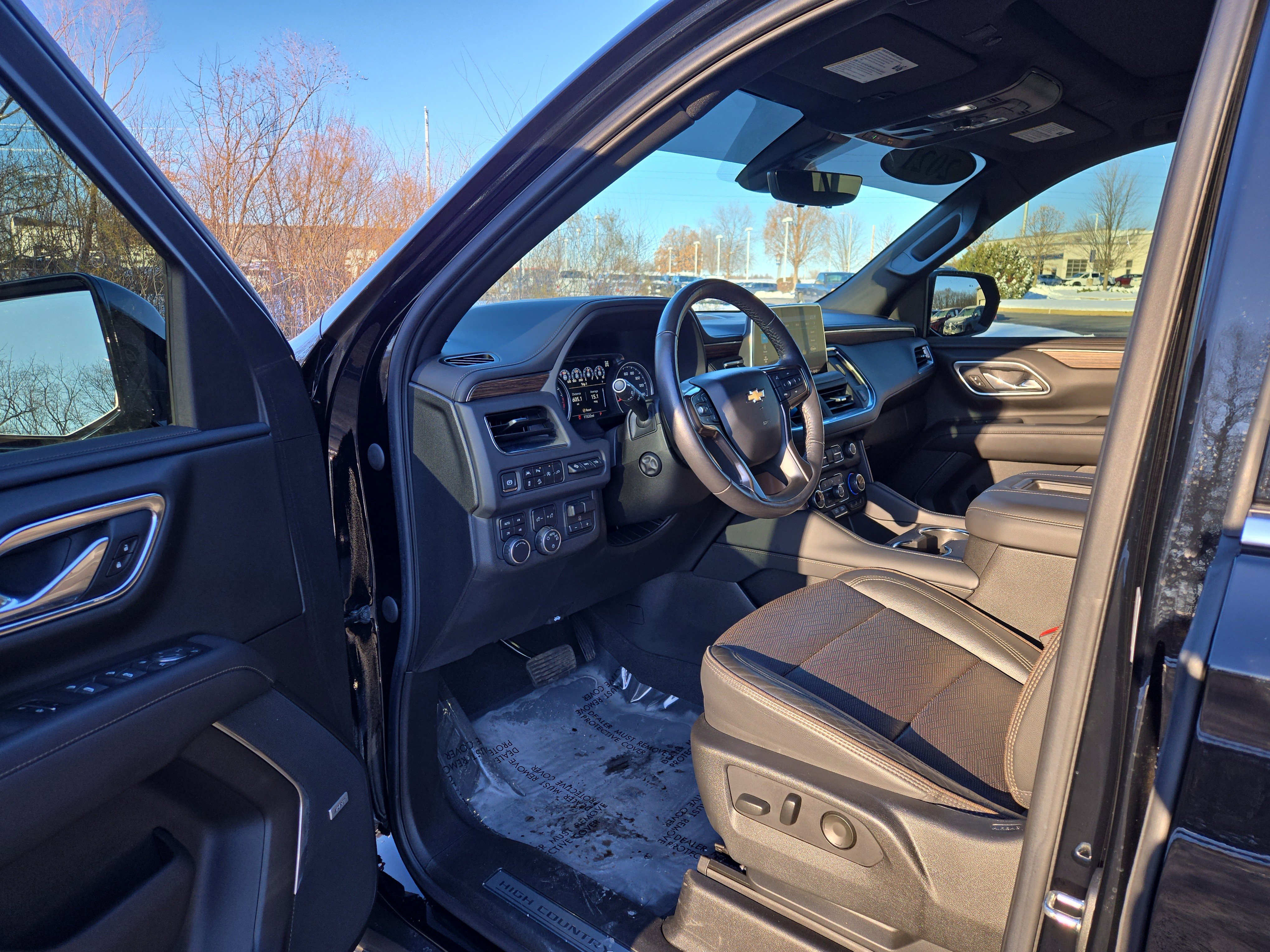 Used 2021 Chevrolet Tahoe High Country w/ Premium Package image 12