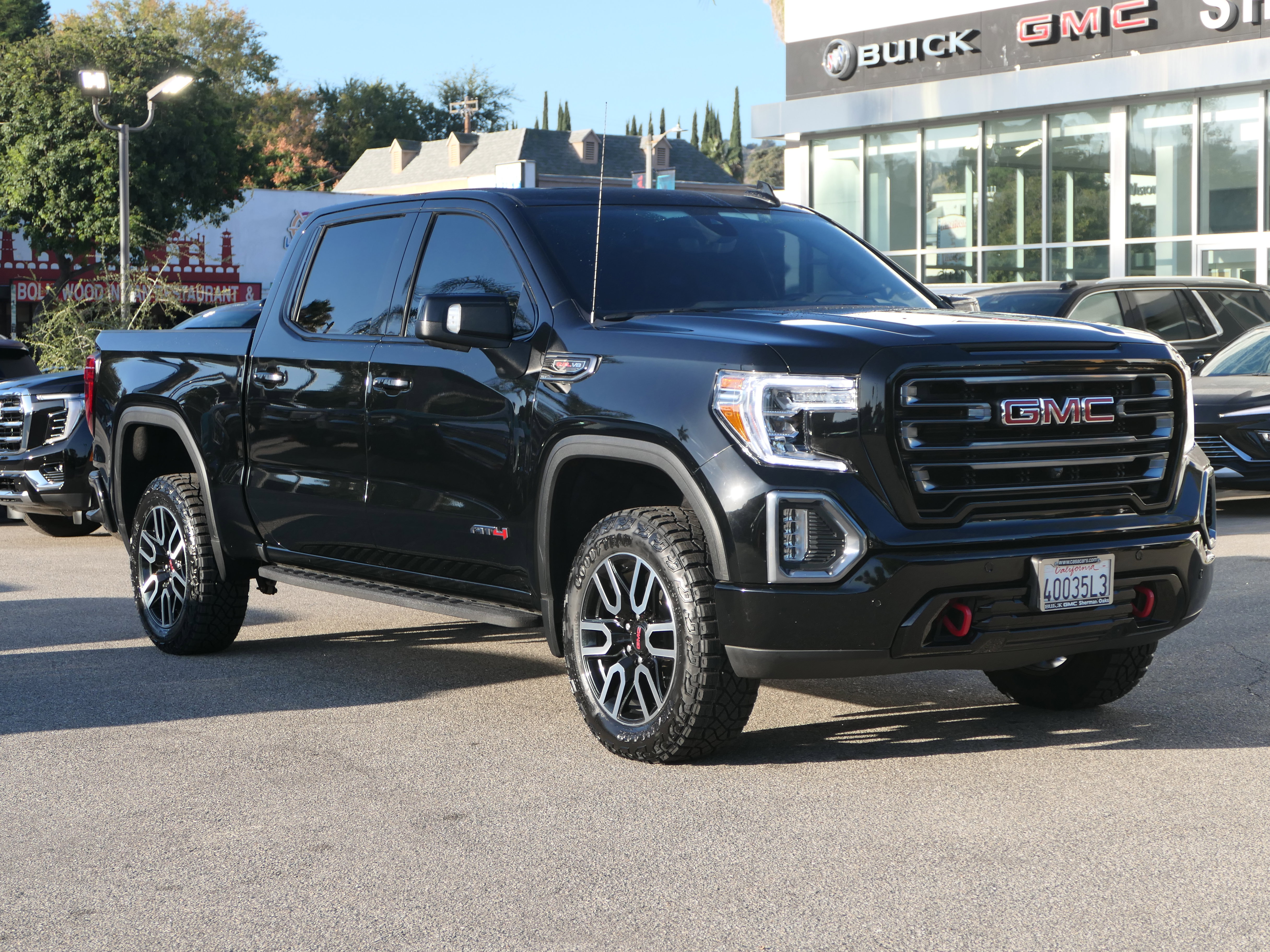 Used 2022 GMC Sierra 1500 AT4 w/ AT4 Premium Package image 7