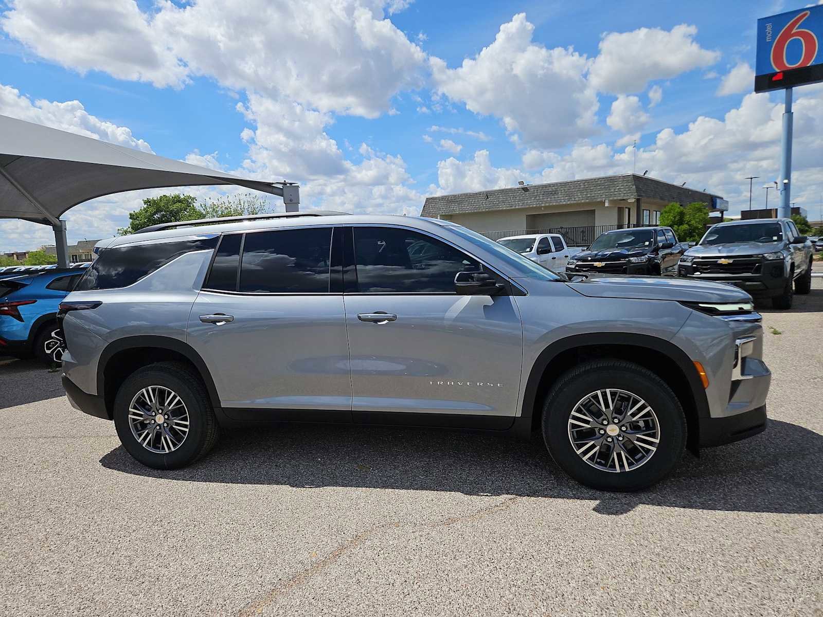 New 2026 Chevrolet Traverse LT w/ Driver Confidence Package image 9