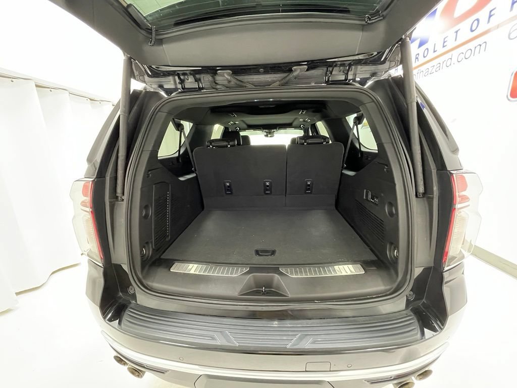 Used 2023 Chevrolet Suburban High Country AWD/4WD image 7