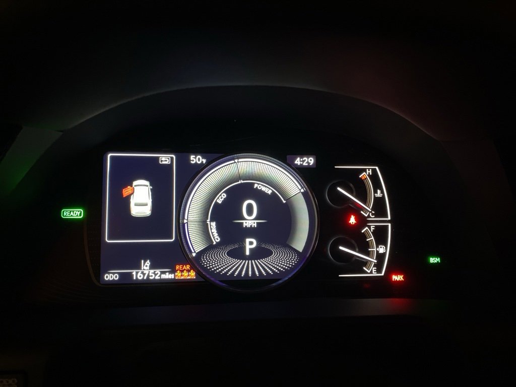 Certified 2023 Lexus ES 300h w/ Premium Package image 17