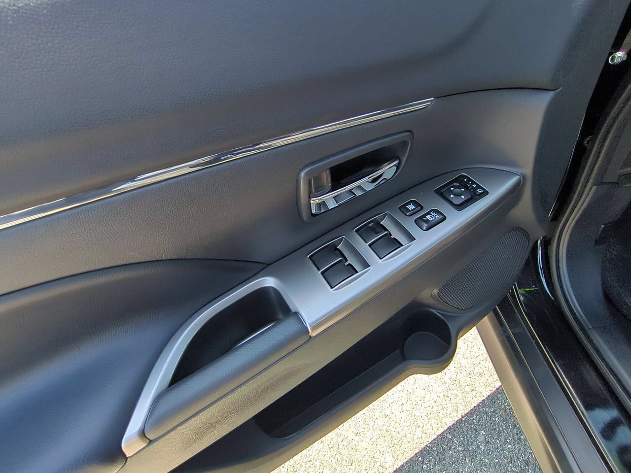 Used 2025 Mitsubishi Outlander Sport SE AWD/4WD image 22