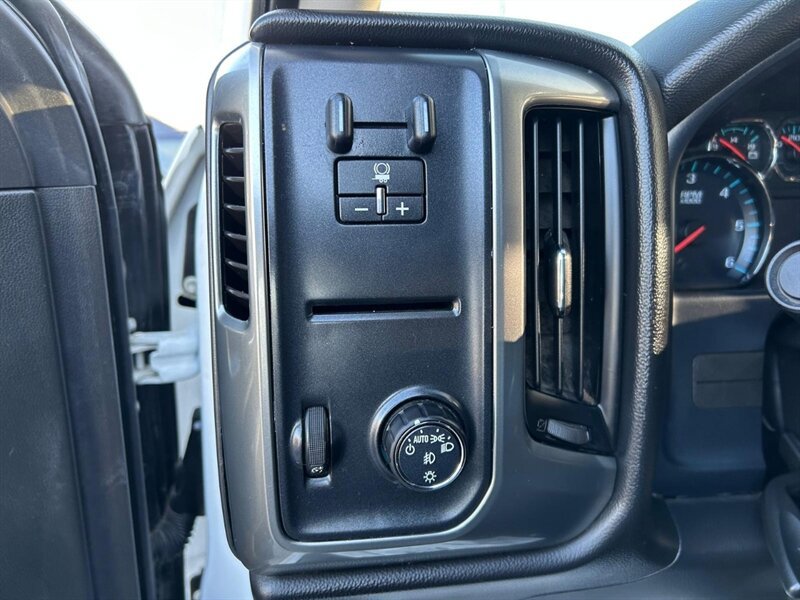 Used 2018 Chevrolet Silverado 1500 LT w/ All Star Edition RWD image 15