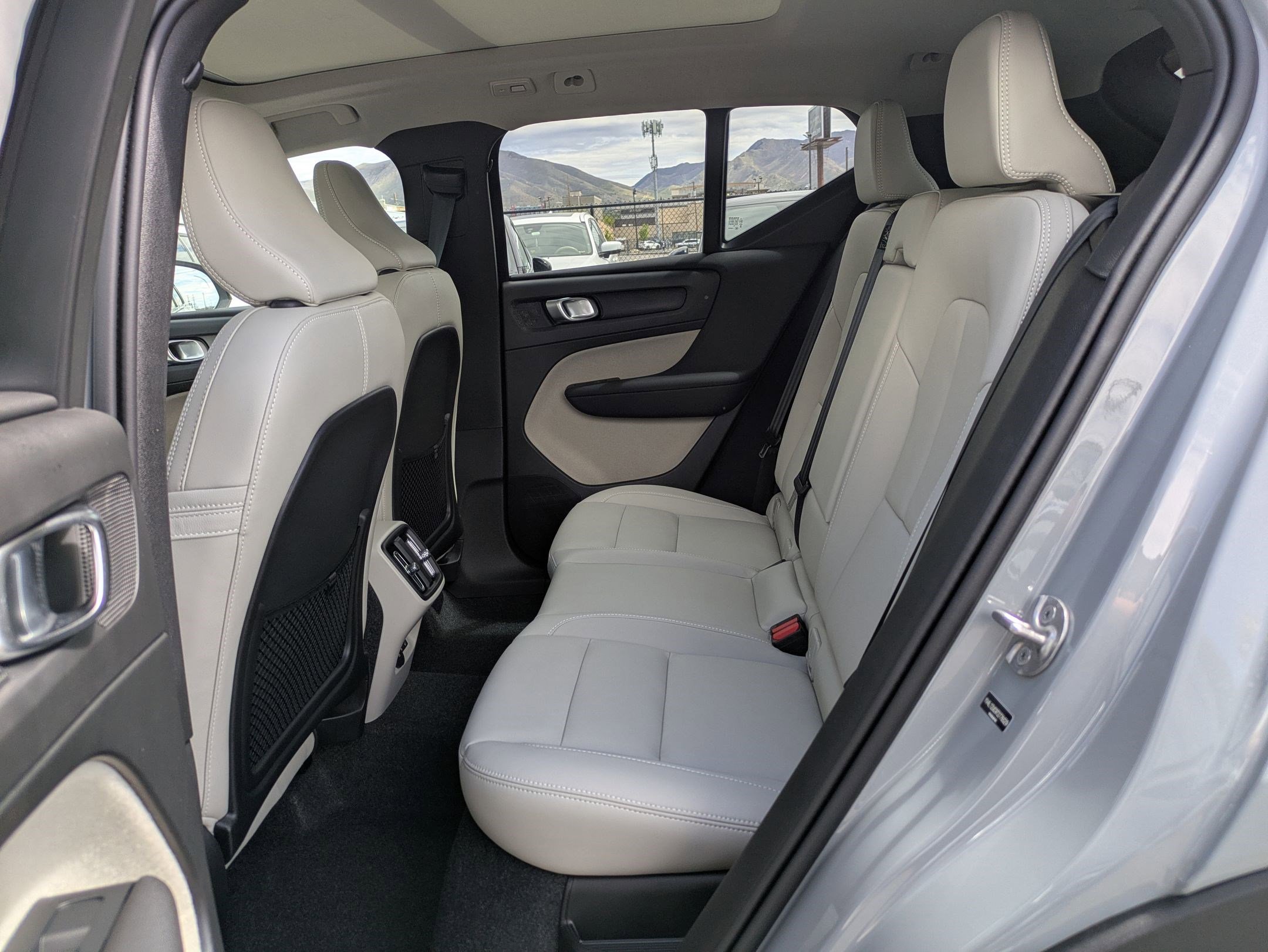 New 2026 Volvo XC40 B5 Plus w/ Protection Package Premier image 15