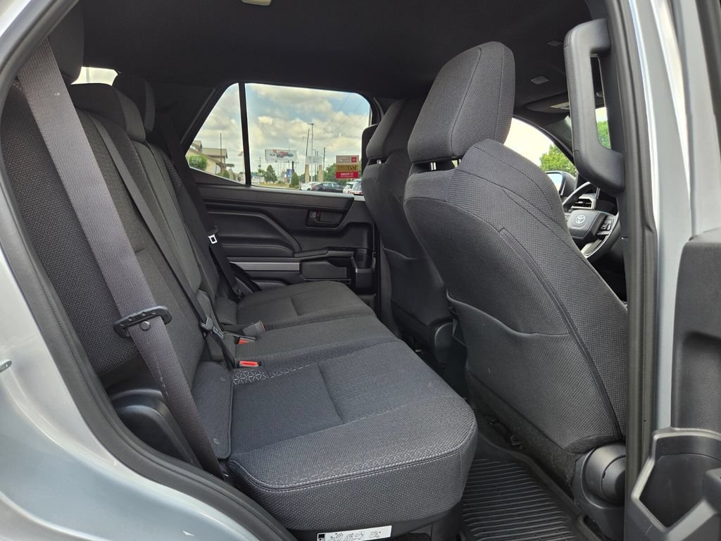 Certified 2025 Toyota 4Runner SR5 AWD/4WD image 15