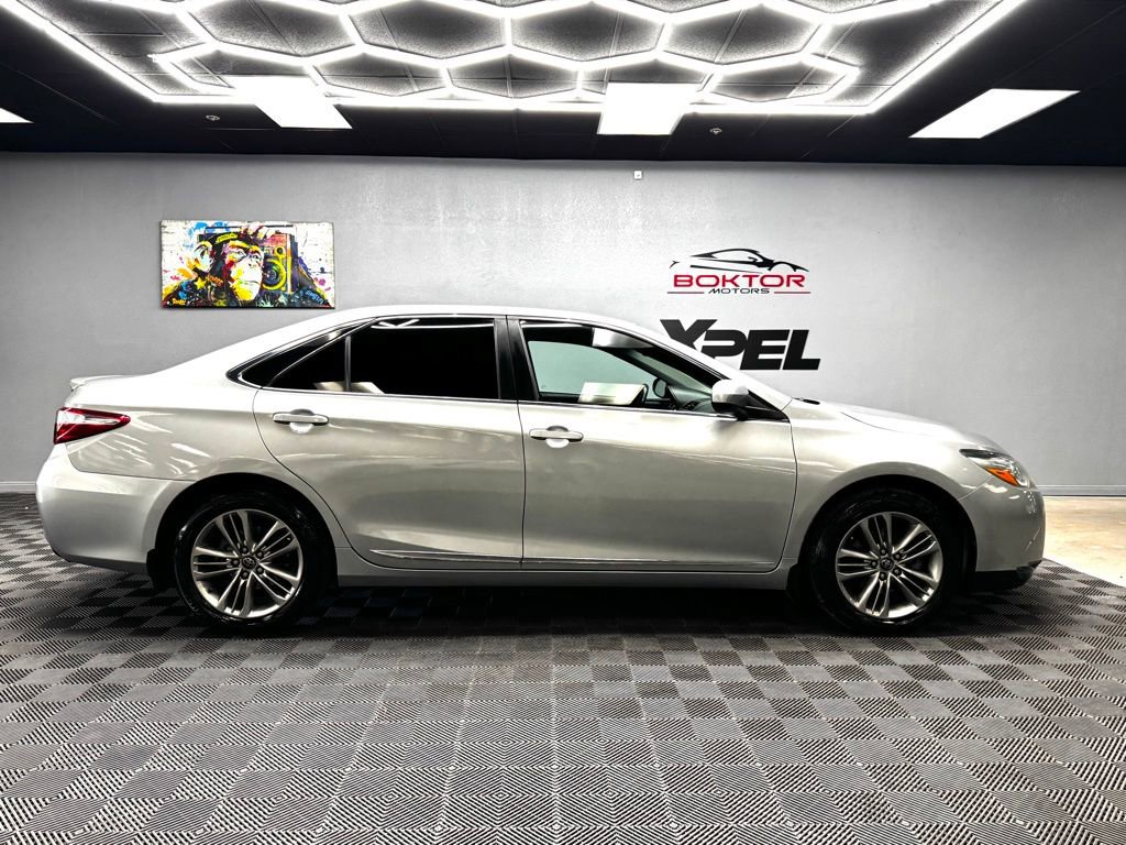 Used 2017 Toyota Camry SE FWD image 16